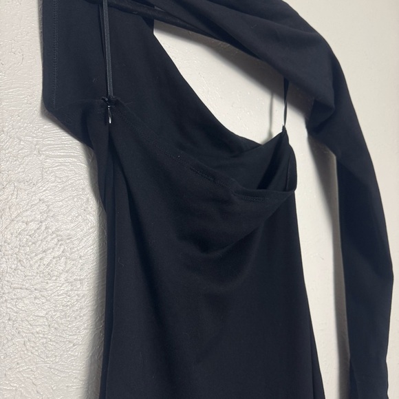 Marcella Manhattan One Shoulder Midi Dress - Picture 5 of 10